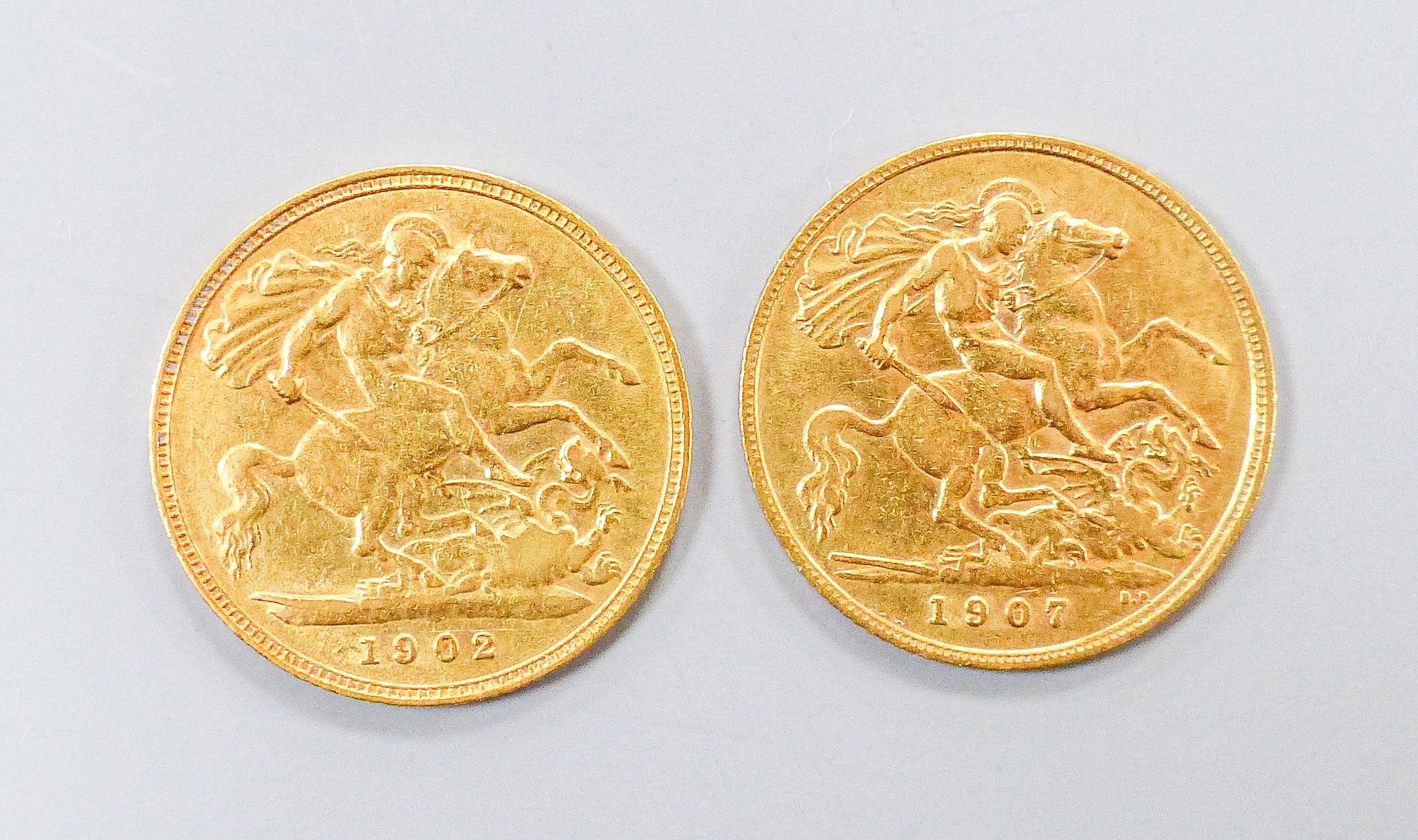 Two Edward VII gold half sovereigns, 1902 & 1907.